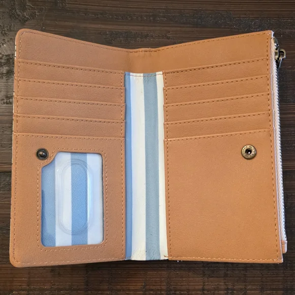 Loungefly Disney Dumbo Wallet - White and Brown - Picture 2 of 2